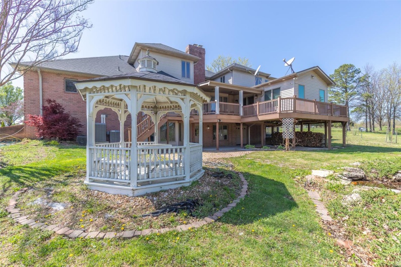 14114 Christy Lane, Poplar Bluff, Missouri 63901, 6 Bedrooms Bedrooms, 15 Rooms Rooms,4 BathroomsBathrooms,Residential,For Sale,Christy,MAR25021409
