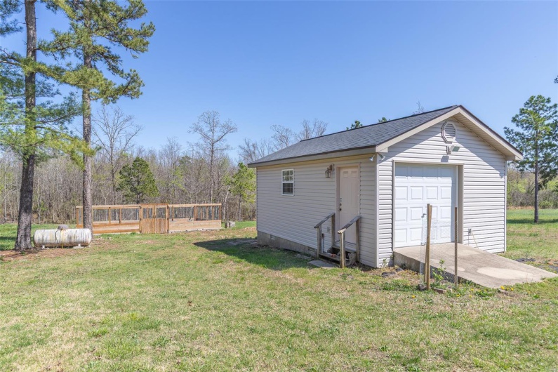 14114 Christy Lane, Poplar Bluff, Missouri 63901, 6 Bedrooms Bedrooms, 15 Rooms Rooms,4 BathroomsBathrooms,Residential,For Sale,Christy,MAR25021409