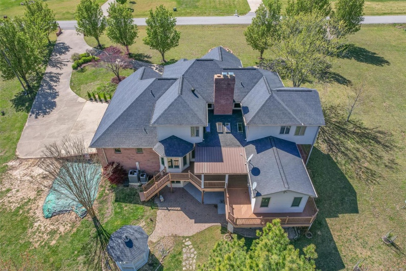 14114 Christy Lane, Poplar Bluff, Missouri 63901, 6 Bedrooms Bedrooms, 15 Rooms Rooms,4 BathroomsBathrooms,Residential,For Sale,Christy,MAR25021409
