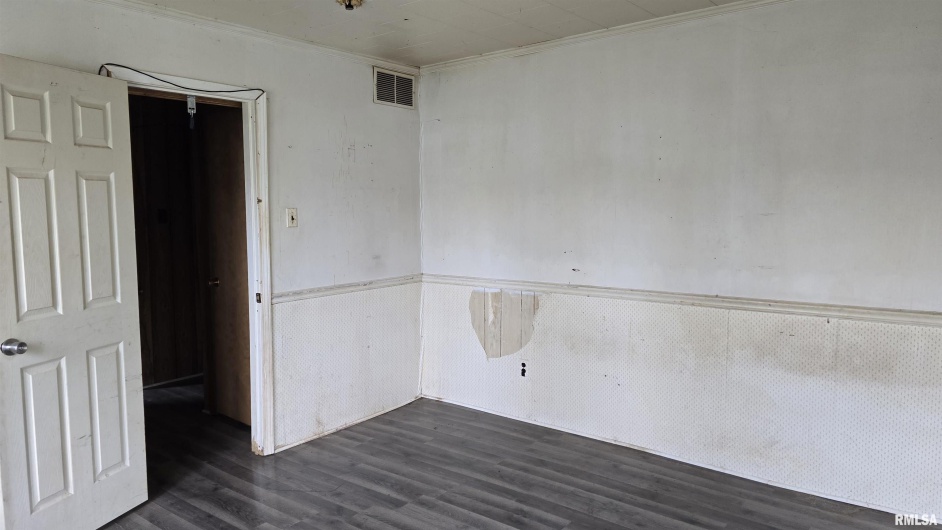 205 SHAW Street, Harrisburg, Illinois 62946, 2 Bedrooms Bedrooms, 0 ,2 BathroomsBathrooms,Residential,For Sale,SHAW,0,RMAEB457508