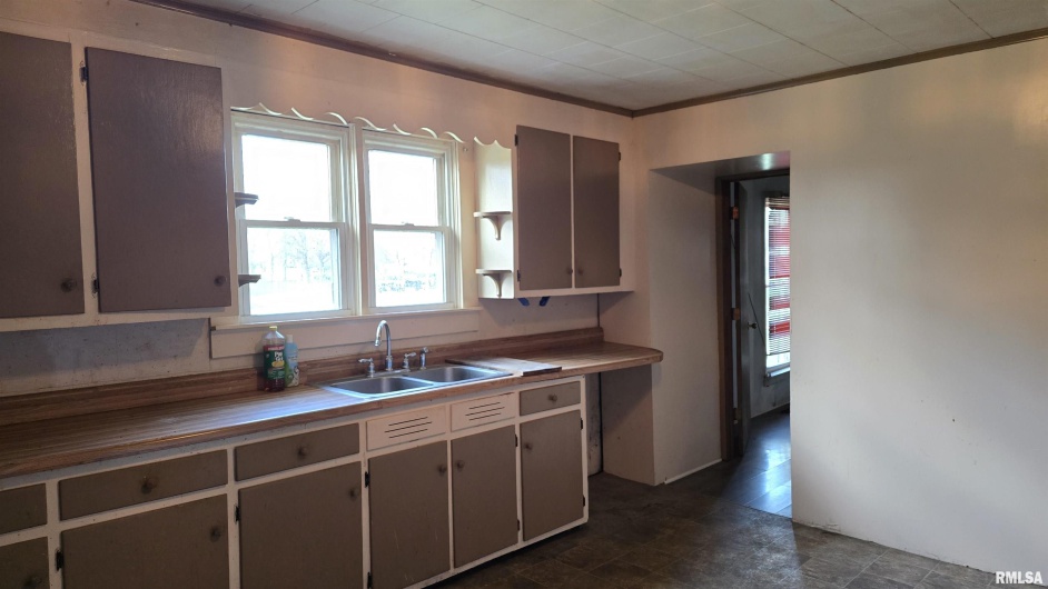 205 SHAW Street, Harrisburg, Illinois 62946, 2 Bedrooms Bedrooms, 0 ,2 BathroomsBathrooms,Residential,For Sale,SHAW,0,RMAEB457508