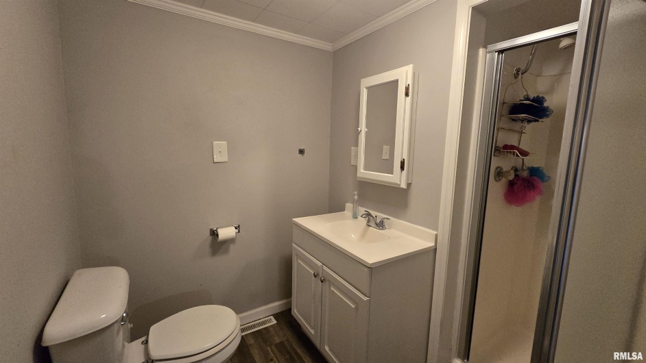 205 SHAW Street, Harrisburg, Illinois 62946, 2 Bedrooms Bedrooms, 0 ,2 BathroomsBathrooms,Residential,For Sale,SHAW,0,RMAEB457508