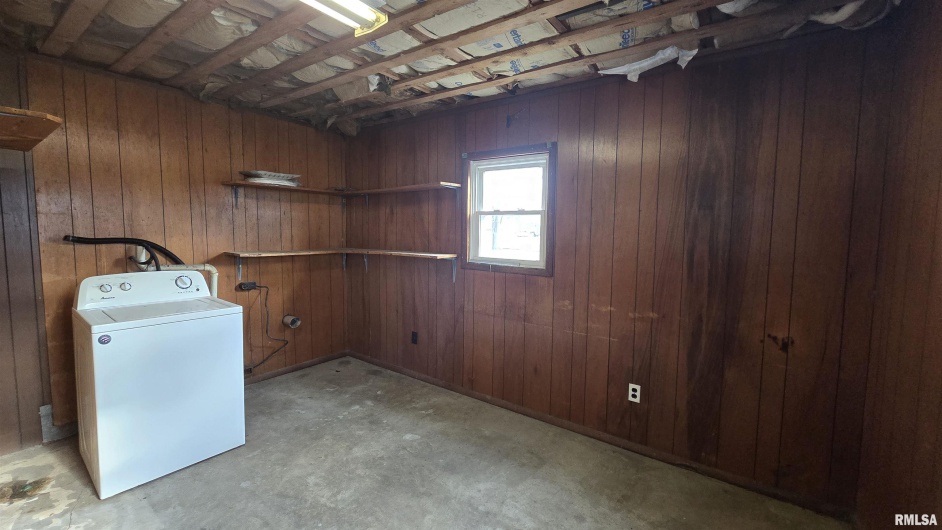 205 SHAW Street, Harrisburg, Illinois 62946, 2 Bedrooms Bedrooms, 0 ,2 BathroomsBathrooms,Residential,For Sale,SHAW,0,RMAEB457508