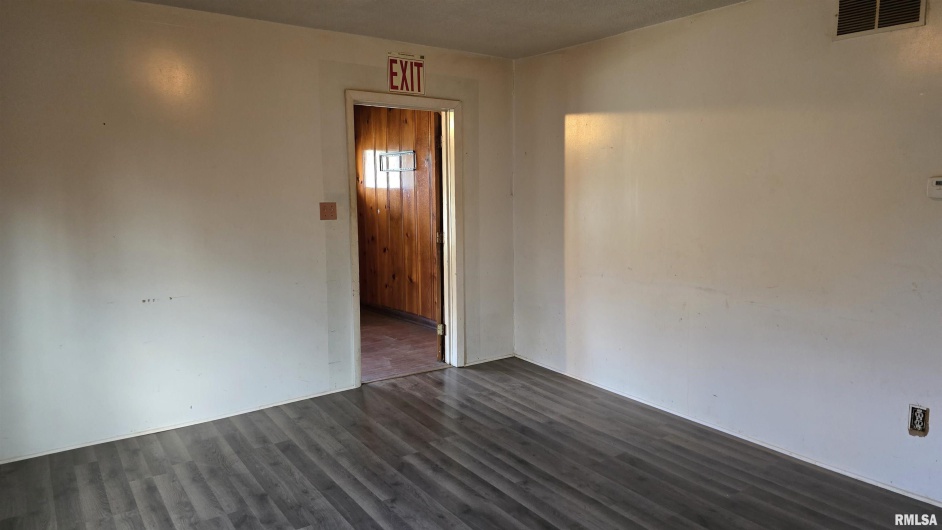 205 SHAW Street, Harrisburg, Illinois 62946, 2 Bedrooms Bedrooms, 0 ,2 BathroomsBathrooms,Residential,For Sale,SHAW,0,RMAEB457508