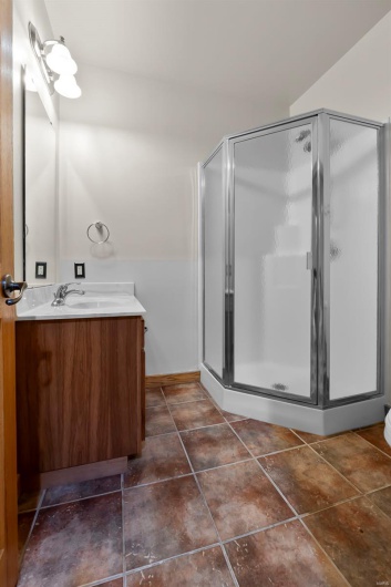 Lower Level Full Bath Is Super Convenient for Pool/Hot Tub Users