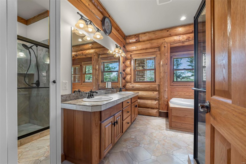 Primary En Suite Bath with Double Sink Vanity, Jetted Tub, & Separate Shower