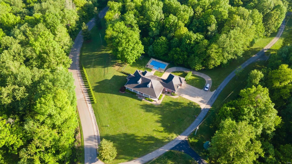 149 Windy Point Avenue, Cape Girardeau, Missouri 63701, 5 Bedrooms Bedrooms, 9 Rooms Rooms,4 BathroomsBathrooms,Residential,For Sale,Windy Point,MAR25009784
