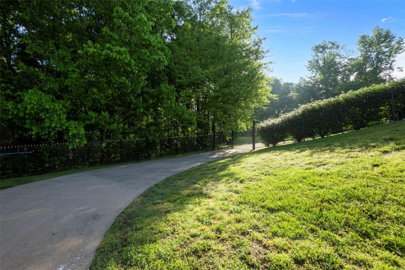 John Deere room Is Easy to Access with a Separate Driveway