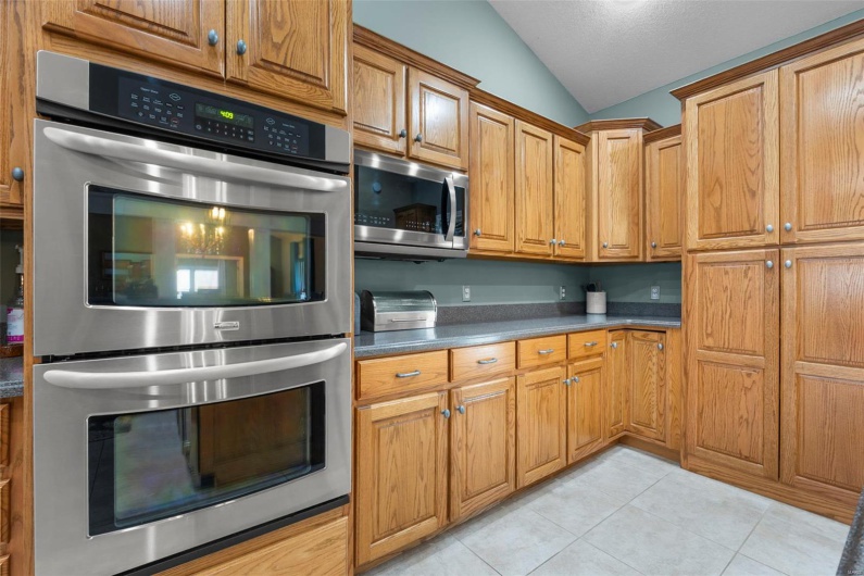 Chef's Kitchen with Plentiful Cabinet Storage & Double Oven