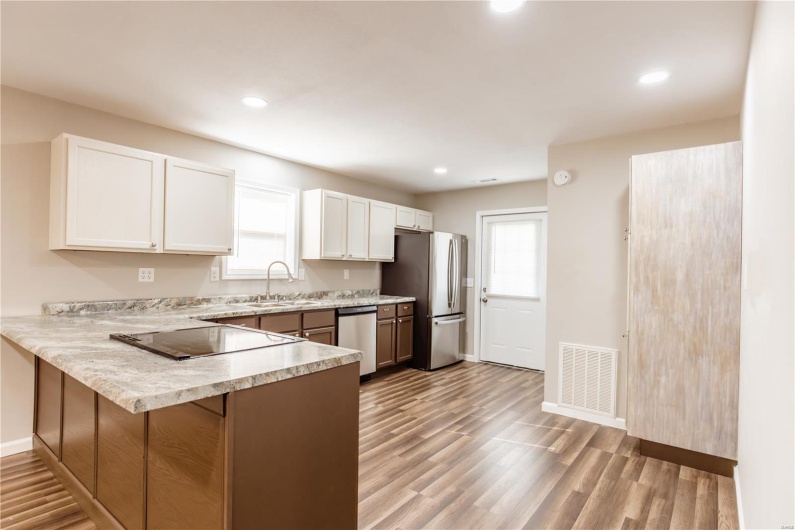 305 W Poplar, East Prairie, Missouri 63845, 3 Bedrooms Bedrooms, 8 Rooms Rooms,2 BathroomsBathrooms,Residential,For Sale,W Poplar,MAR25022849