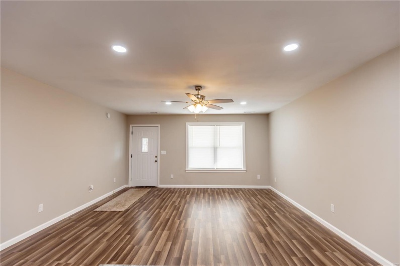 305 W Poplar, East Prairie, Missouri 63845, 3 Bedrooms Bedrooms, 8 Rooms Rooms,2 BathroomsBathrooms,Residential,For Sale,W Poplar,MAR25022849