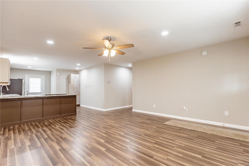 305 W Poplar, East Prairie, Missouri 63845, 3 Bedrooms Bedrooms, 8 Rooms Rooms,2 BathroomsBathrooms,Residential,For Sale,W Poplar,MAR25022849