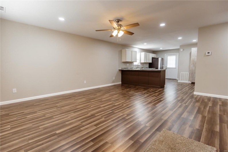 305 W Poplar, East Prairie, Missouri 63845, 3 Bedrooms Bedrooms, 8 Rooms Rooms,2 BathroomsBathrooms,Residential,For Sale,W Poplar,MAR25022849