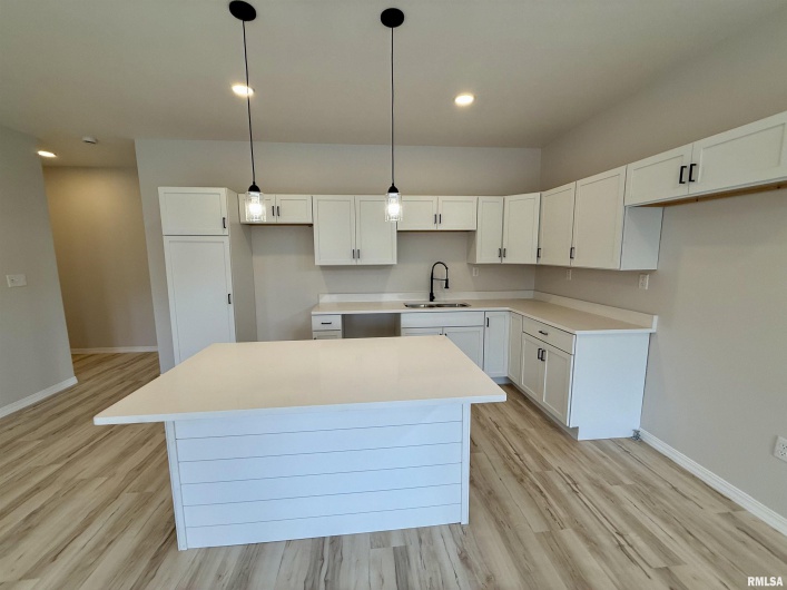 1306 LAURA Lane, Marion, Illinois 62959, 3 Bedrooms Bedrooms, 0 ,2 BathroomsBathrooms,Residential,For Sale,LAURA,0,RMAQC4262234