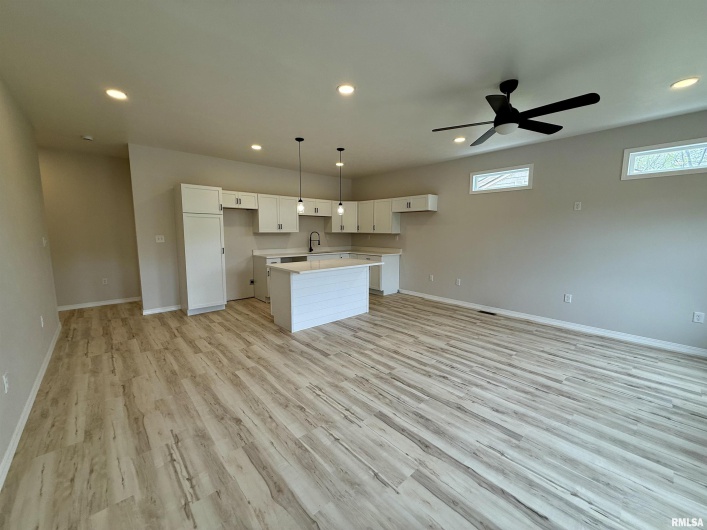1306 LAURA Lane, Marion, Illinois 62959, 3 Bedrooms Bedrooms, 0 ,2 BathroomsBathrooms,Residential,For Sale,LAURA,0,RMAQC4262234