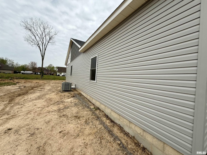 1306 LAURA Lane, Marion, Illinois 62959, 3 Bedrooms Bedrooms, 0 ,2 BathroomsBathrooms,Residential,For Sale,LAURA,0,RMAQC4262234