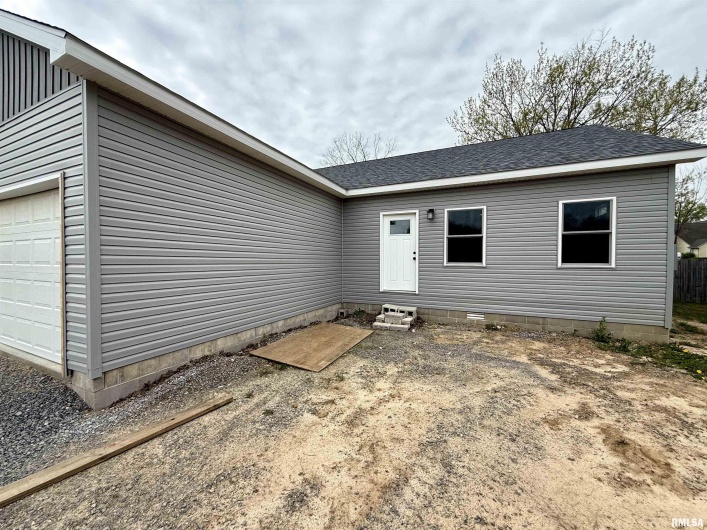 1306 LAURA Lane, Marion, Illinois 62959, 3 Bedrooms Bedrooms, 0 ,2 BathroomsBathrooms,Residential,For Sale,LAURA,0,RMAQC4262234