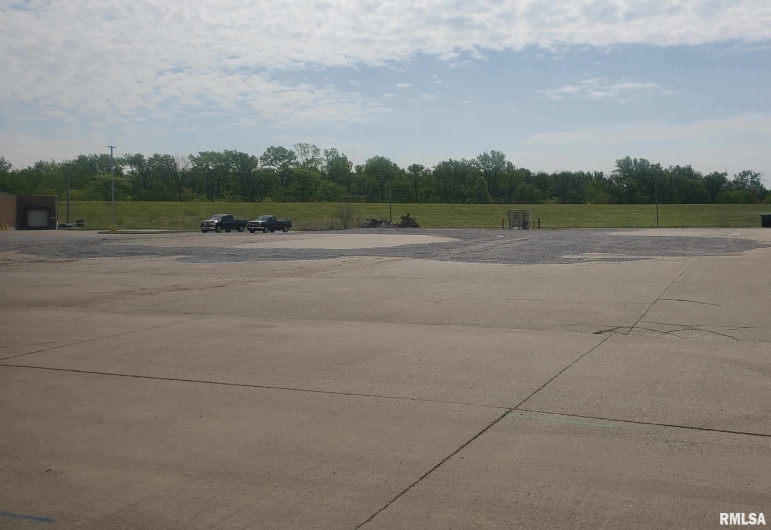 630 COMMERCIAL Street, Harrisburg, Illinois 62946, 0 , 0 ,0,Land,For Sale,COMMERCIAL,0,RMAEB457523