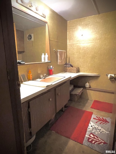 225 ARROWHEAD Drive, Goreville, Illinois 62939, 4 Bedrooms Bedrooms, 0 ,1 BathroomBathrooms,Residential,For Sale,ARROWHEAD,0,RMAQC4262253