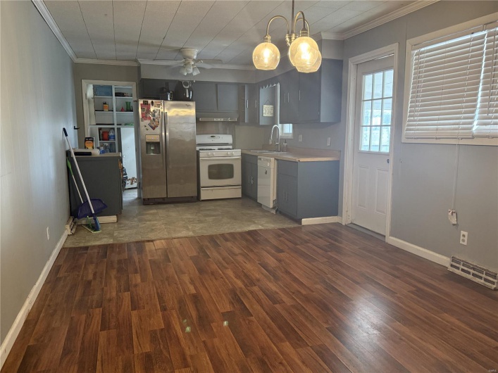 1300 Zaida Avenue, Caruthersville, Missouri 63830, 3 Bedrooms Bedrooms, 8 Rooms Rooms,1 BathroomBathrooms,Residential,For Sale,Zaida,MAR25013799