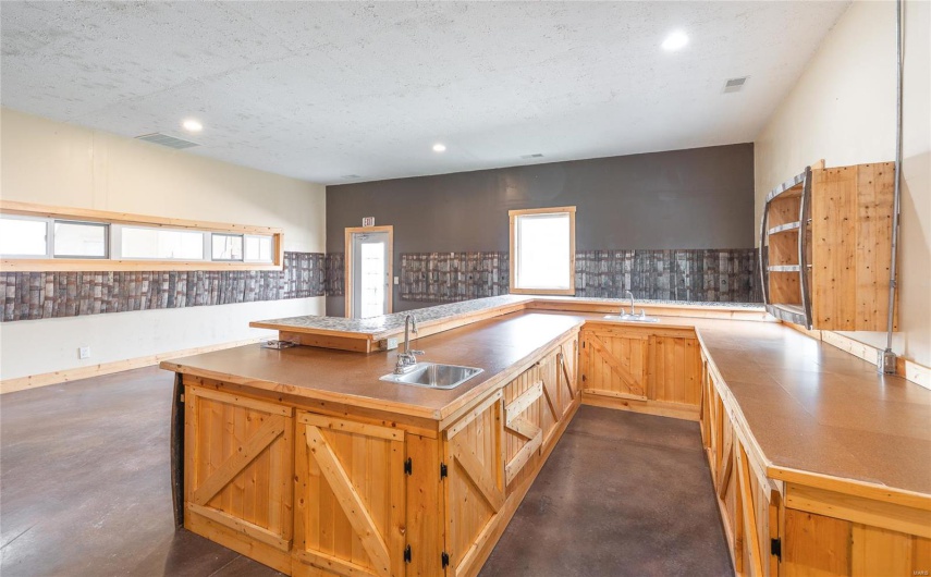 21124 Cave Road, Ste Genevieve, Missouri 63670, ,Commercial Sale,For Sale,Cave,MAR25023289