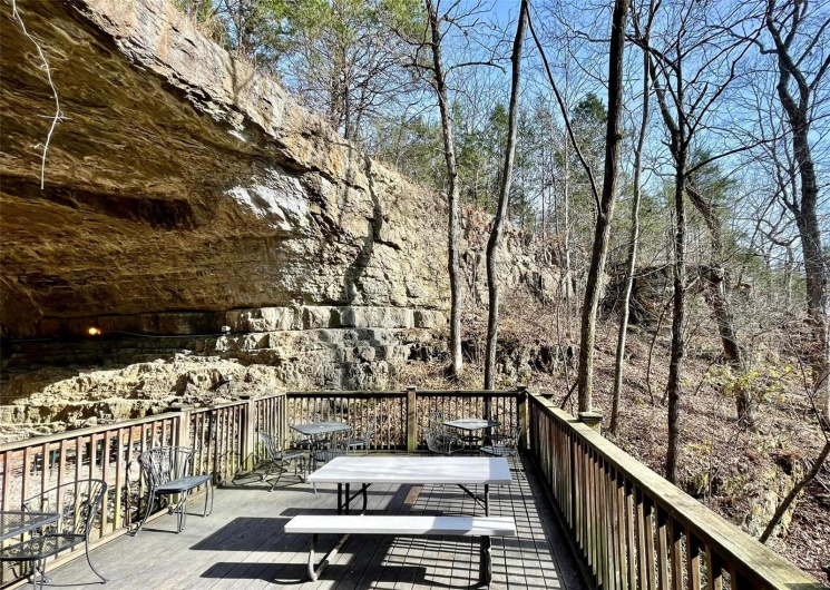 21124 Cave Road, Ste Genevieve, Missouri 63670, ,Commercial Sale,For Sale,Cave,MAR25023289