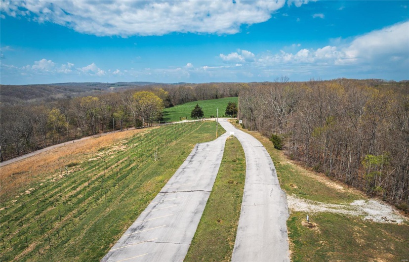21124 Cave Road, Ste Genevieve, Missouri 63670, ,Commercial Sale,For Sale,Cave,MAR25023289