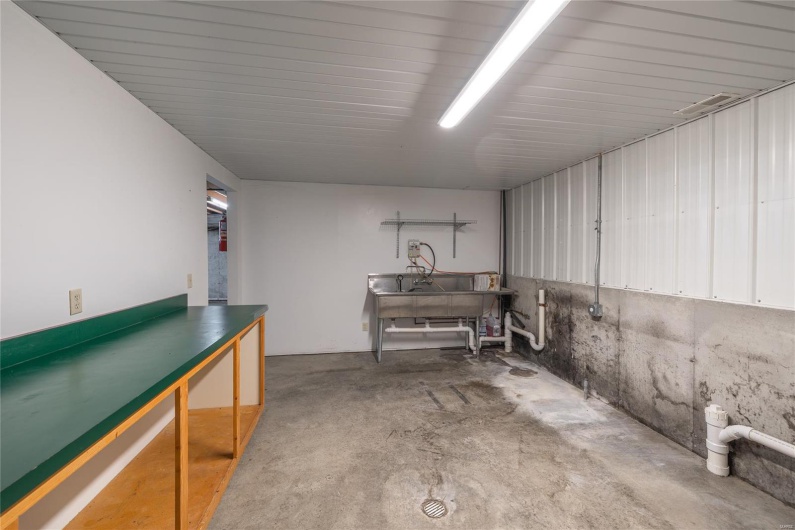 21124 Cave Road, Ste Genevieve, Missouri 63670, ,Commercial Sale,For Sale,Cave,MAR25023289