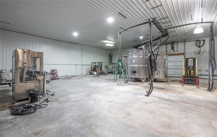 21124 Cave Road, Ste Genevieve, Missouri 63670, ,Commercial Sale,For Sale,Cave,MAR25023289