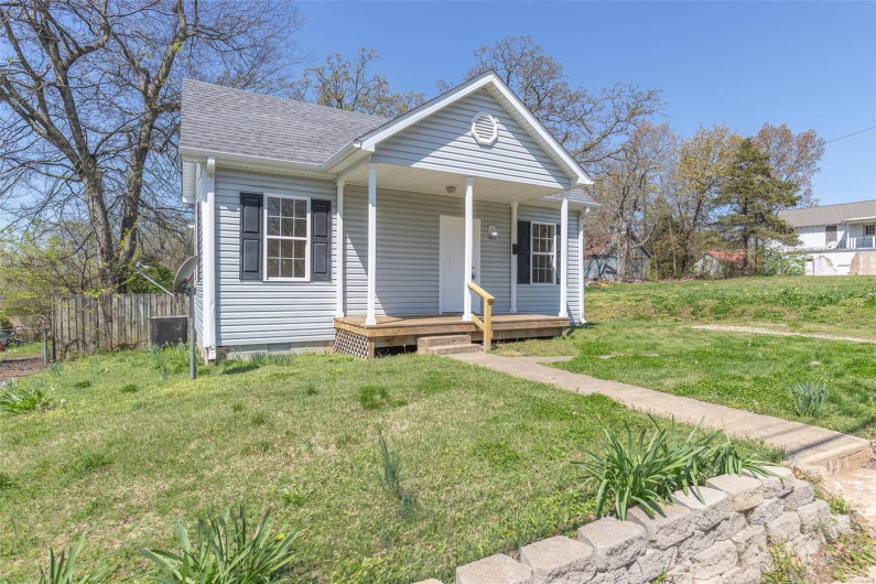 1423 North Main Street, Poplar Bluff, Missouri 63901, 3 Bedrooms Bedrooms, 7 Rooms Rooms,2 BathroomsBathrooms,Residential,For Sale,North Main Street,MAR25022717