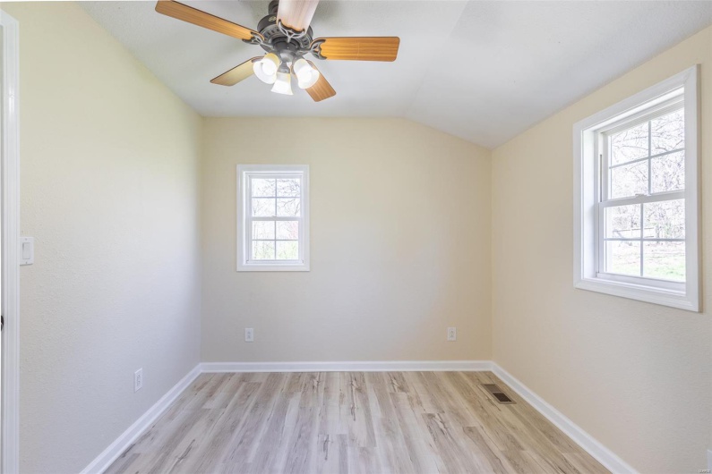 1423 North Main Street, Poplar Bluff, Missouri 63901, 3 Bedrooms Bedrooms, 7 Rooms Rooms,2 BathroomsBathrooms,Residential,For Sale,North Main Street,MAR25022717