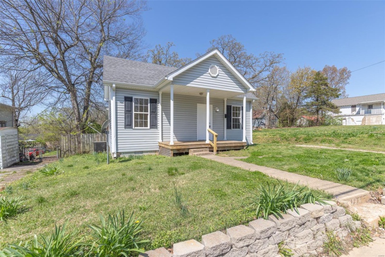 1423 North Main Street, Poplar Bluff, Missouri 63901, 3 Bedrooms Bedrooms, 7 Rooms Rooms,2 BathroomsBathrooms,Residential,For Sale,North Main Street,MAR25022717