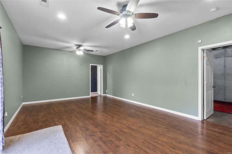 156 Glen Drive, Jackson, Missouri 63755, 5 Bedrooms Bedrooms, 13 Rooms Rooms,2 BathroomsBathrooms,Residential,For Sale,Glen,MAR25023282