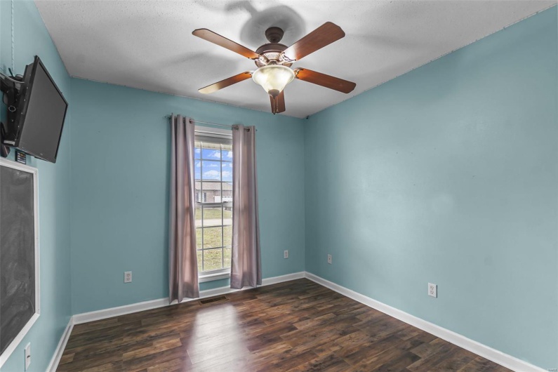 156 Glen Drive, Jackson, Missouri 63755, 5 Bedrooms Bedrooms, 13 Rooms Rooms,2 BathroomsBathrooms,Residential,For Sale,Glen,MAR25023282
