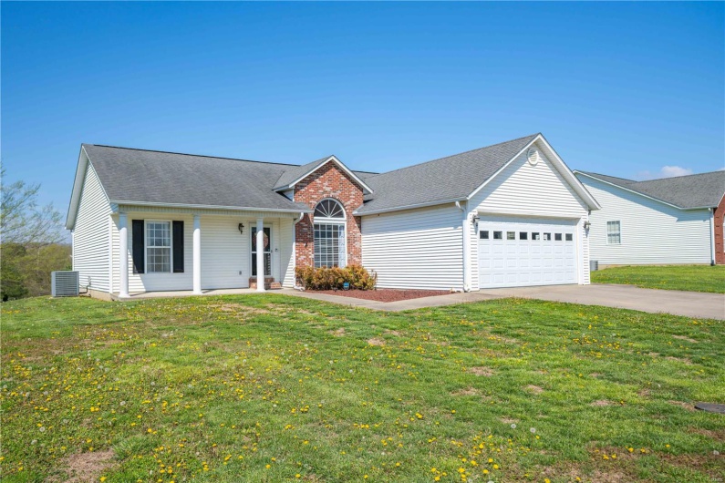156 Glen Drive, Jackson, Missouri 63755, 5 Bedrooms Bedrooms, 13 Rooms Rooms,2 BathroomsBathrooms,Residential,For Sale,Glen,MAR25023282