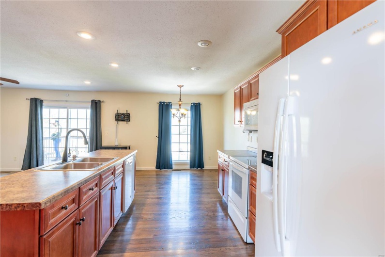 156 Glen Drive, Jackson, Missouri 63755, 5 Bedrooms Bedrooms, 13 Rooms Rooms,2 BathroomsBathrooms,Residential,For Sale,Glen,MAR25023282