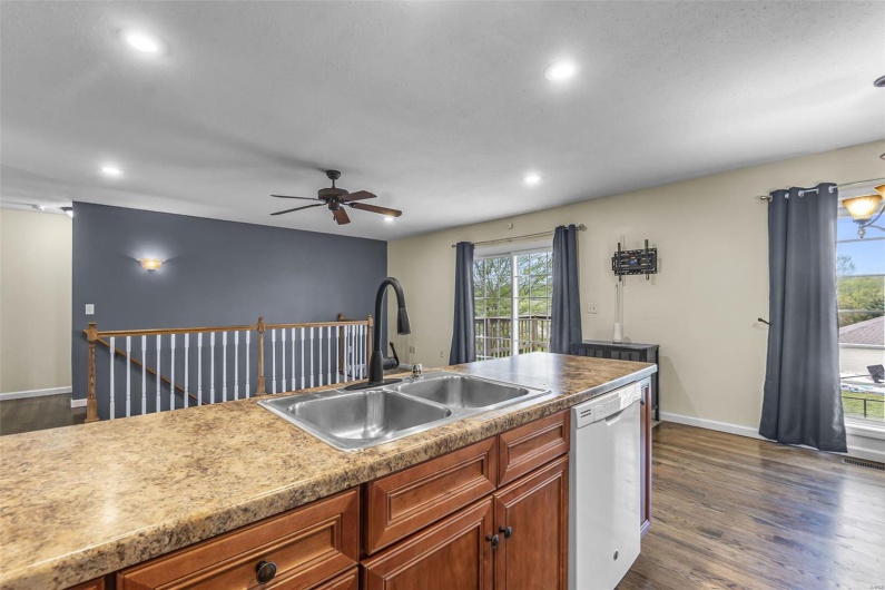 156 Glen Drive, Jackson, Missouri 63755, 5 Bedrooms Bedrooms, 13 Rooms Rooms,2 BathroomsBathrooms,Residential,For Sale,Glen,MAR25023282