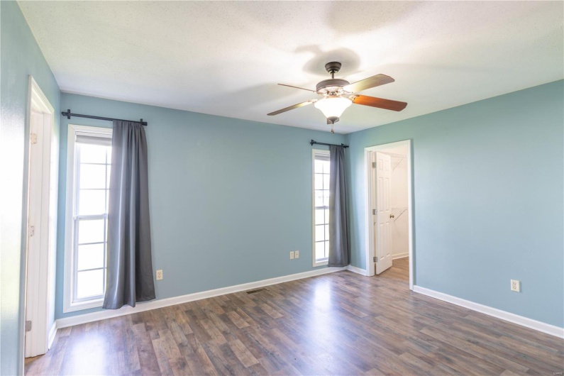 156 Glen Drive, Jackson, Missouri 63755, 5 Bedrooms Bedrooms, 13 Rooms Rooms,2 BathroomsBathrooms,Residential,For Sale,Glen,MAR25023282