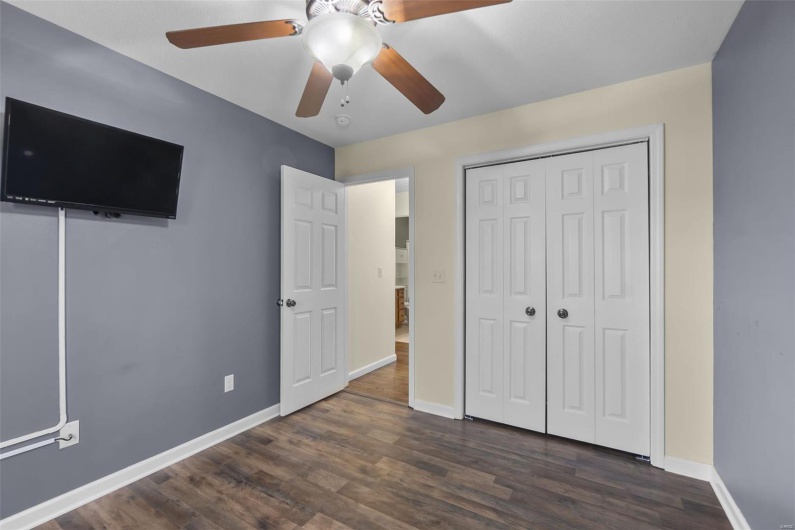 156 Glen Drive, Jackson, Missouri 63755, 5 Bedrooms Bedrooms, 13 Rooms Rooms,2 BathroomsBathrooms,Residential,For Sale,Glen,MAR25023282