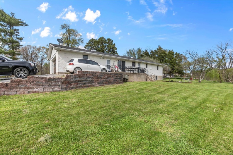 3150 State Hwy Y, Jackson, Missouri 63701, 4 Bedrooms Bedrooms, 5 Rooms Rooms,2 BathroomsBathrooms,Residential,For Sale,State Hwy Y,MAR25023005