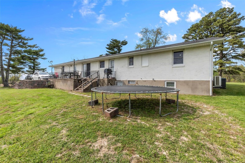 3150 State Hwy Y, Jackson, Missouri 63701, 4 Bedrooms Bedrooms, 5 Rooms Rooms,2 BathroomsBathrooms,Residential,For Sale,State Hwy Y,MAR25023005