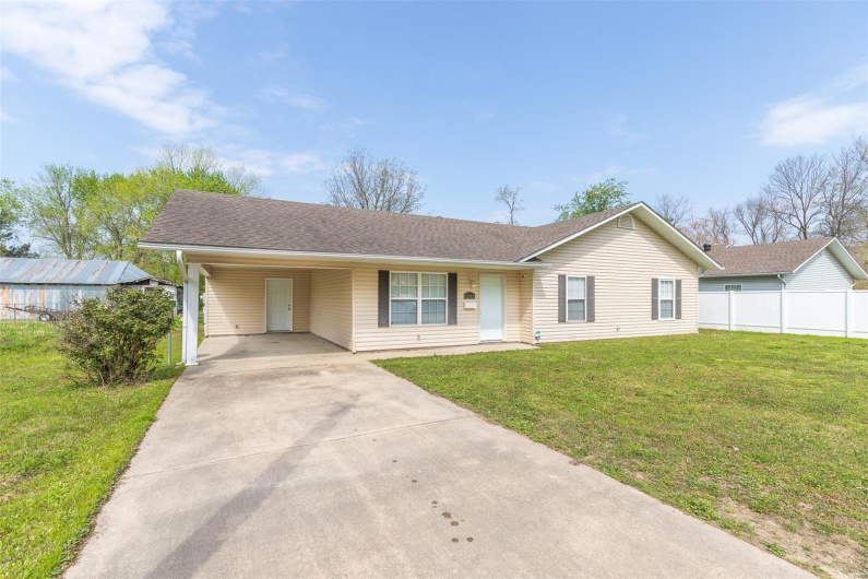 1501 Vincent Street, Poplar Bluff, Missouri 63901, 3 Bedrooms Bedrooms, 6 Rooms Rooms,2 BathroomsBathrooms,Residential,For Sale,Vincent,MAR25023427