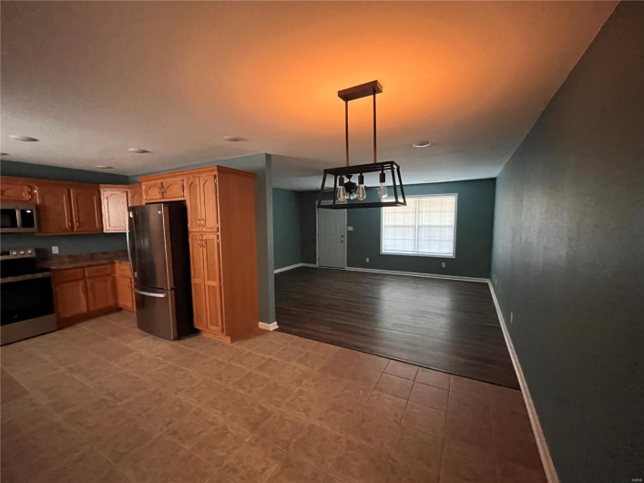 1501 Vincent Street, Poplar Bluff, Missouri 63901, 3 Bedrooms Bedrooms, 6 Rooms Rooms,2 BathroomsBathrooms,Residential,For Sale,Vincent,MAR25023427