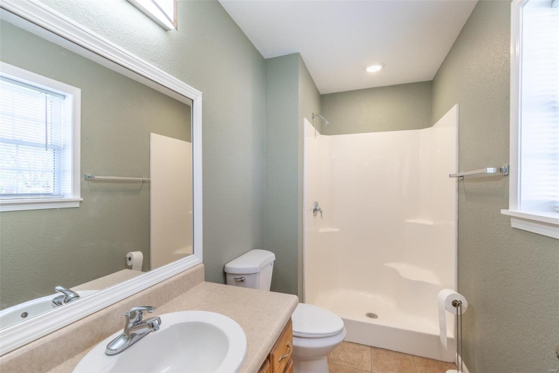 1501 Vincent Street, Poplar Bluff, Missouri 63901, 3 Bedrooms Bedrooms, 6 Rooms Rooms,2 BathroomsBathrooms,Residential,For Sale,Vincent,MAR25023427