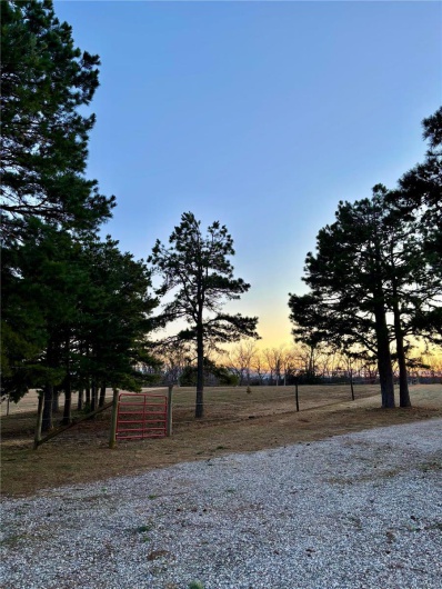 15096 Highway T, Perryville, Missouri 63775, 2 Bedrooms Bedrooms, 5 Rooms Rooms,1 BathroomBathrooms,Residential,For Sale,Highway T,MAR25003543