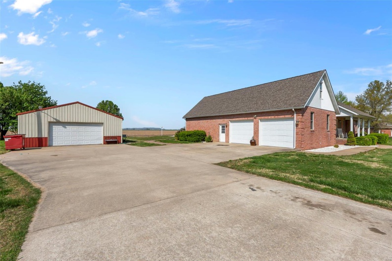 661 County Highway 261, Oran, Missouri 63771, 3 Bedrooms Bedrooms, 12 Rooms Rooms,3 BathroomsBathrooms,Residential,For Sale,County Highway 261,MAR25023052