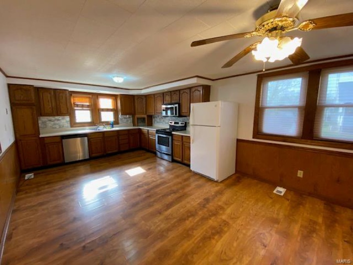 401 Waters Street, Perryville, Missouri 63775, 2 Bedrooms Bedrooms, 6 Rooms Rooms,1 BathroomBathrooms,Residential,For Sale,Waters,MAR25022884
