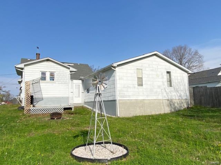 401 Waters Street, Perryville, Missouri 63775, 2 Bedrooms Bedrooms, 6 Rooms Rooms,1 BathroomBathrooms,Residential,For Sale,Waters,MAR25022884