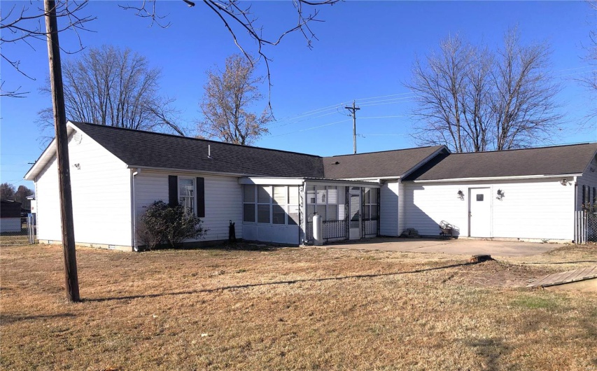 1210 Prairie, Bloomfield, Missouri 63825, 3 Bedrooms Bedrooms, 9 Rooms Rooms,2 BathroomsBathrooms,Residential,For Sale,Prairie,MAR24075593