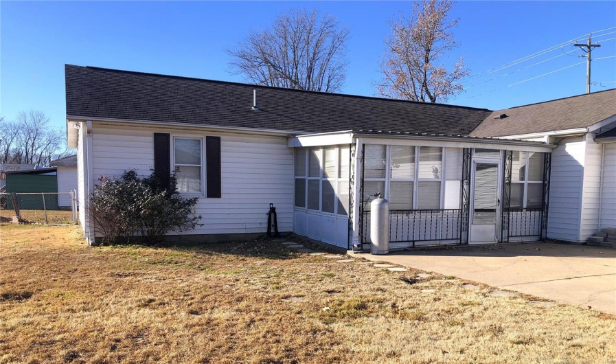 1210 Prairie, Bloomfield, Missouri 63825, 3 Bedrooms Bedrooms, 9 Rooms Rooms,2 BathroomsBathrooms,Residential,For Sale,Prairie,MAR24075593